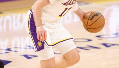 勒布朗-詹姆斯伤情更新：湖人传奇即将迎来赛季首秀