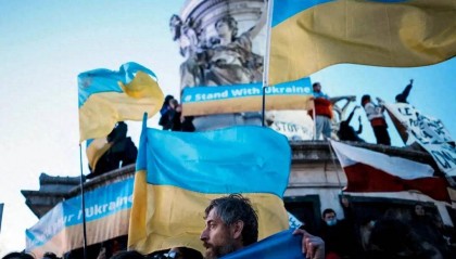 乌克兰的“人民战争”？通过APP上传坐标给俄军，炸自家征兵处？