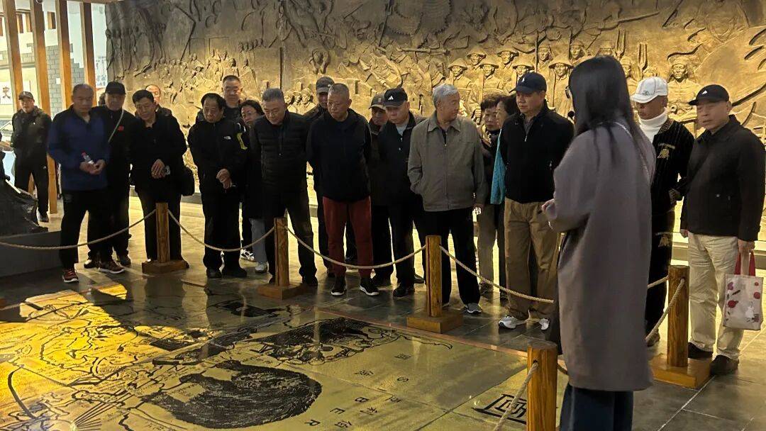 又是一年重阳日,情暖金秋映晚晴