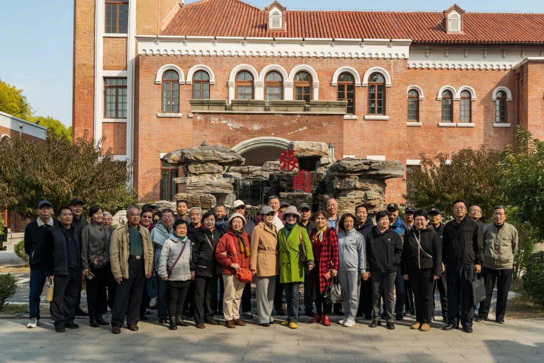 又是一年重阳日,情暖金秋映晚晴