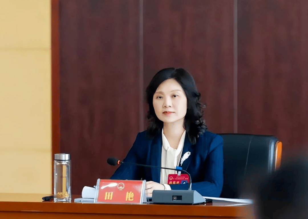 贵州省卫健委原副主任田艳被决定逮捕,外号“田哥艳姐”,为自己营造声势捞取政治资本