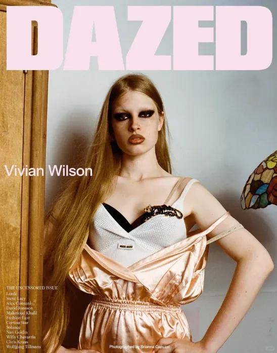 马斯克21岁女儿：改名字、换性别、与父亲决裂后，靠当模特力争经济独立