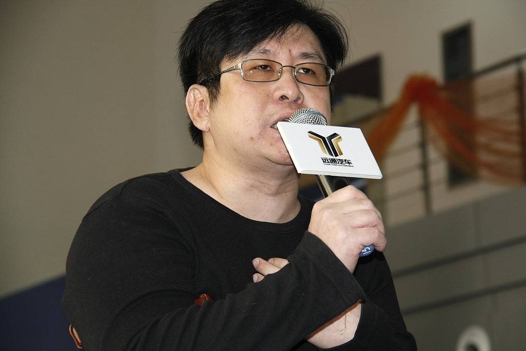 曝光郑智化登机监控画面,违背“最小必要原则”