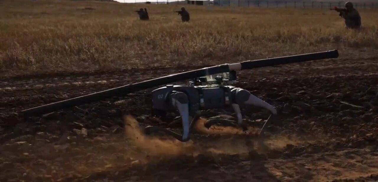 大场面!机器狗、无人机开路,实兵对抗演练画面公布