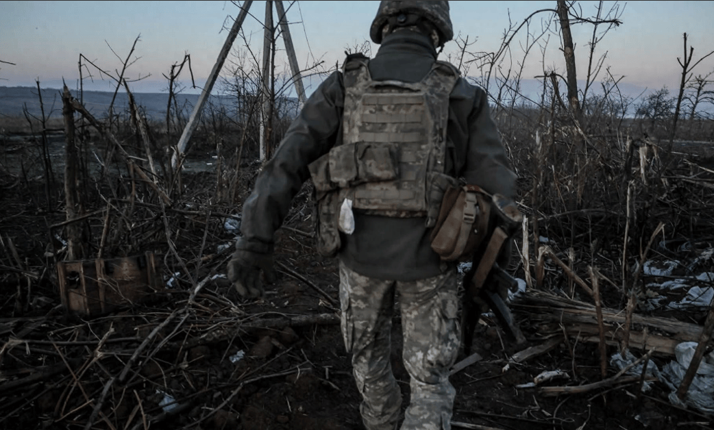 泽连斯基谎言碎了一地,乌军认清事实承认红军城败了,血战到底只为美国?