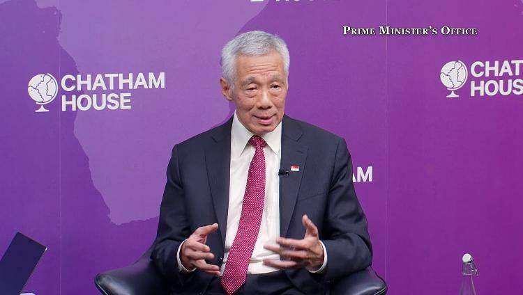 李显龙称中国已老印度尚年轻,未来能赶超!藏着新加坡在中美印之间的战略卡位,印度有发展陷阱